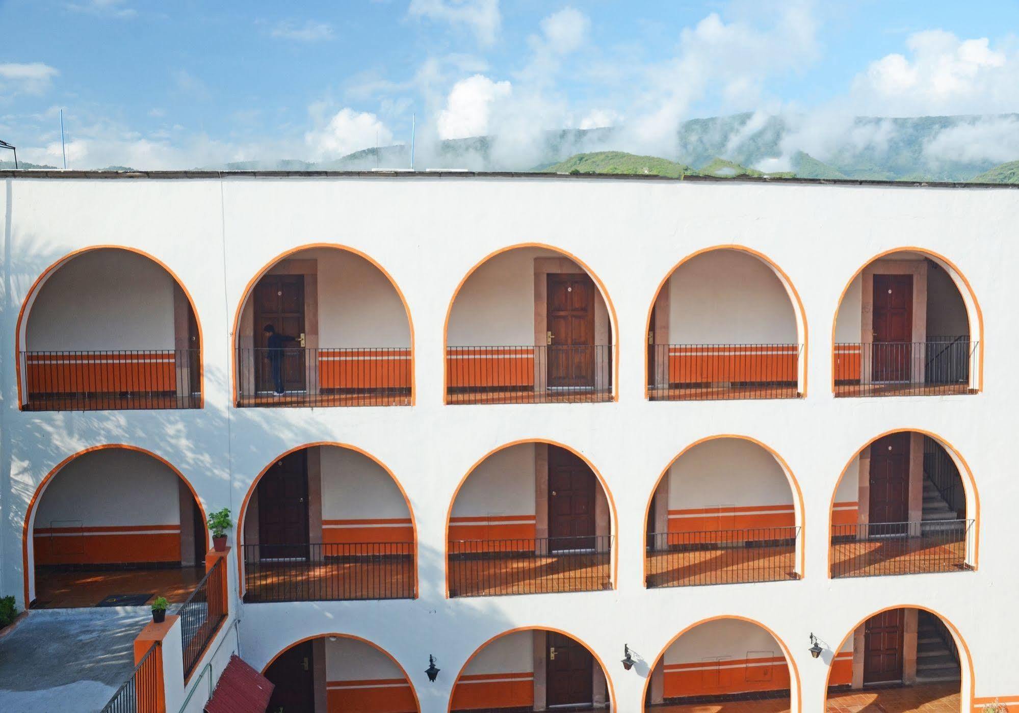 Hotel Mision Jalpan de Serra Esterno foto